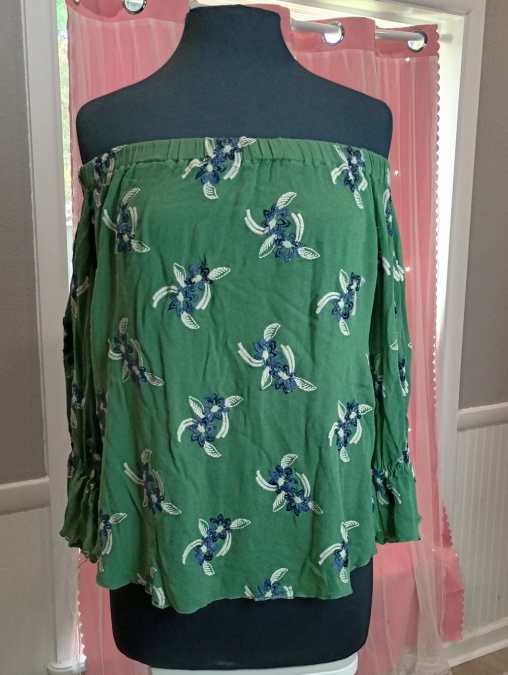 Timing Green Off-Shoulder Floral Blouse with Blue Accents